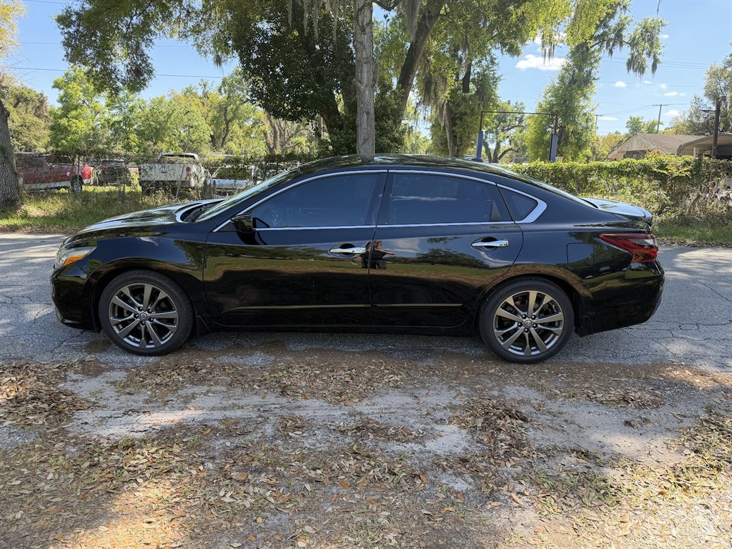 2018 Nissan Altima SR - Photo 8