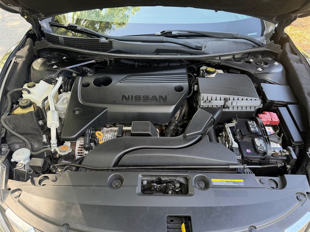 2018 Nissan Altima SR - Photo 17