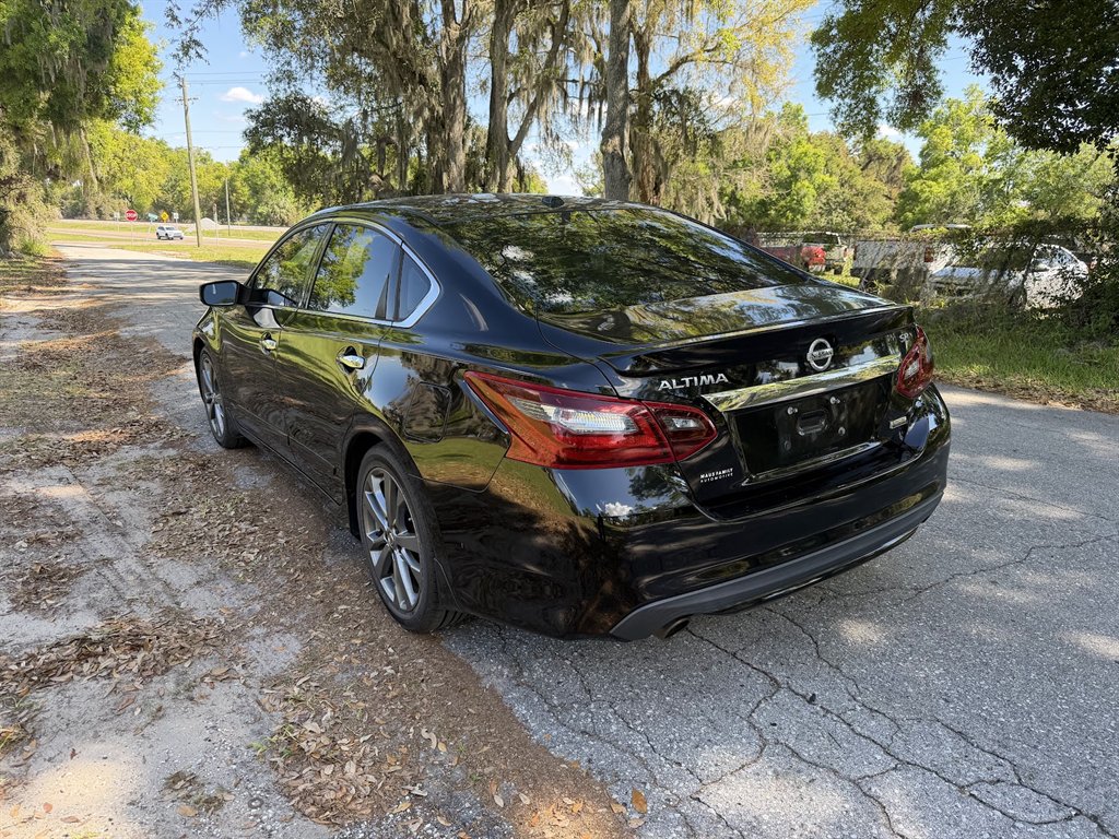 2018 Nissan Altima SR - Photo 7