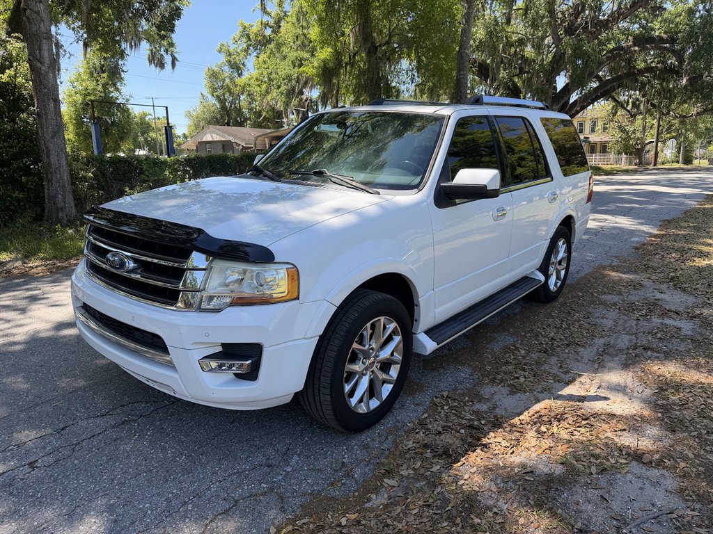 2017 Ford Expedition Limited's photo