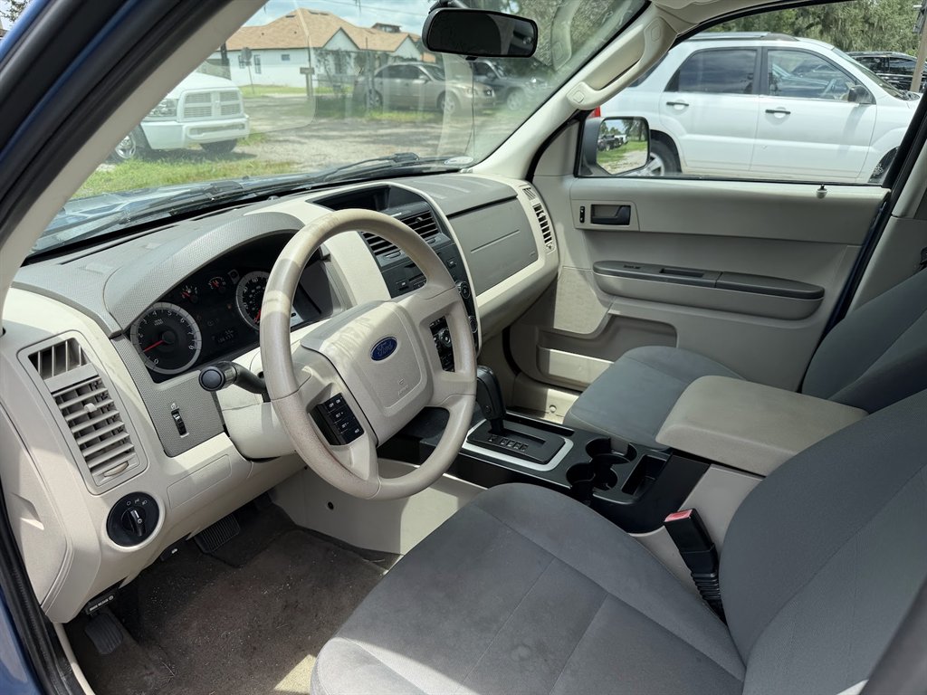 2009 Ford Escape XLS - Photo 9